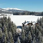 Hotel Haeuserl Im Wald 3*