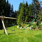 Haeuserl Im Wald