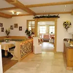 Hotel Haeuserl Im Wald 3*