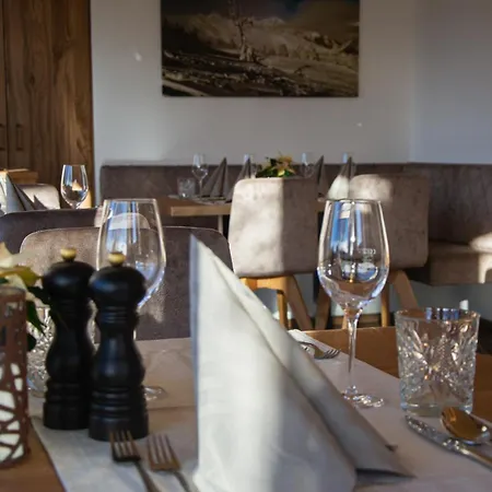 מלון Haeuserl Im Wald 3*