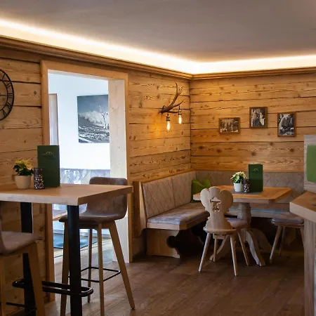 Haeuserl Im Wald Hotel