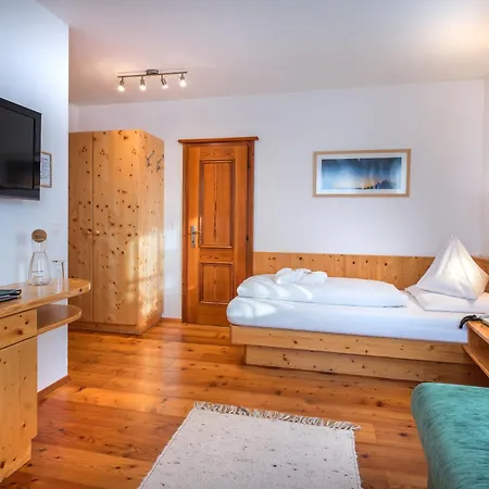 מלון Haeuserl Im Wald