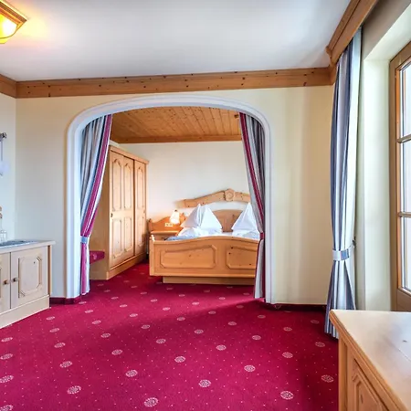 Hotel Haeuserl Im Wald 3*