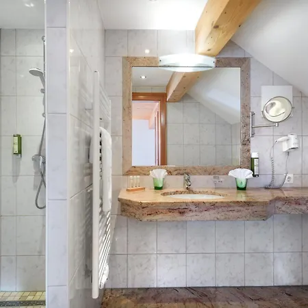 מלון Haeuserl Im Wald 3*