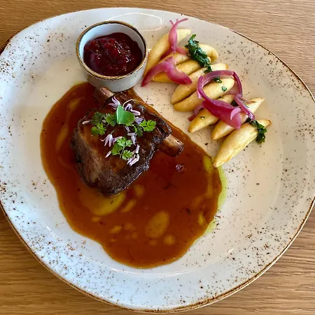 Haeuserl Im Wald מלון