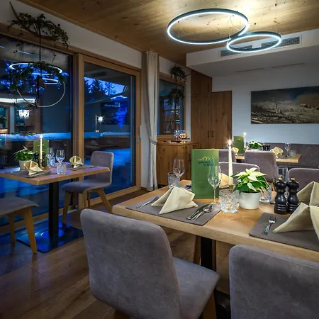 Hotel Haeuserl Im Wald 3*