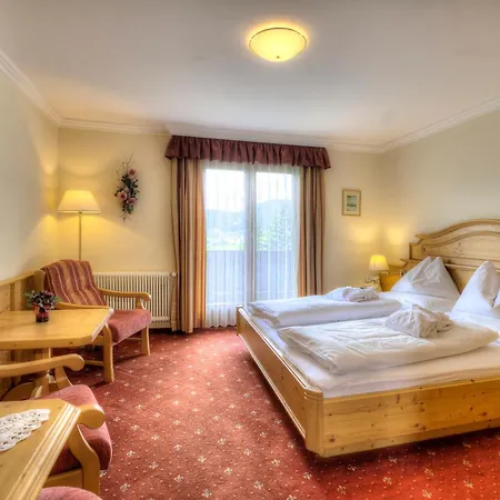 Hotel Haeuserl Im Wald 3*