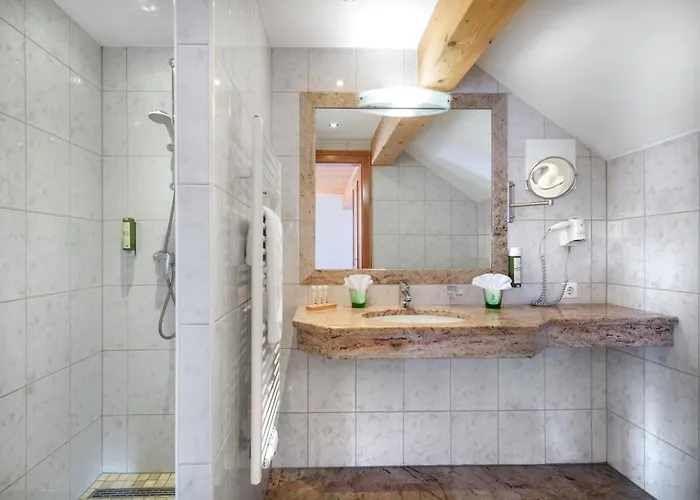 Hotel Haeuserl Im Wald 3*